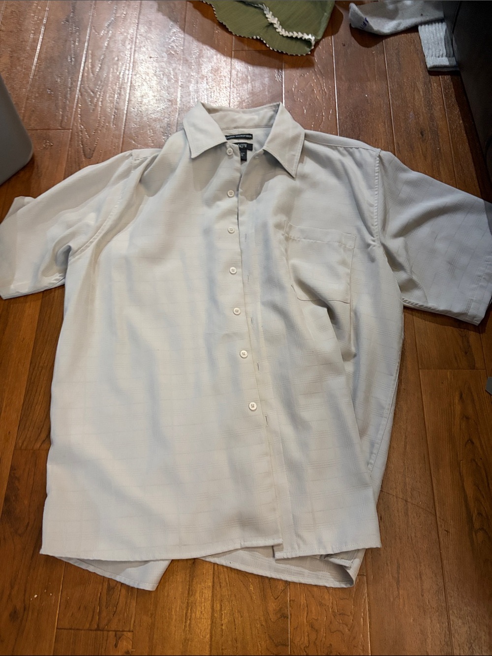 Casual Short-Sleeve Button-Down Shirt in Light Gray